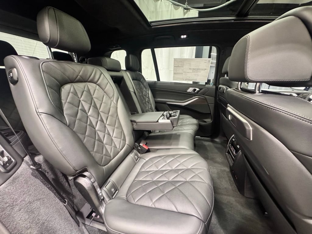 Used 2026 BMW X7 xDrive40i w/ M Sport Package AWD/4WD image 25
