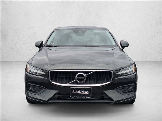 Used 2021 Volvo S60 T5 Momentum FWD image 2