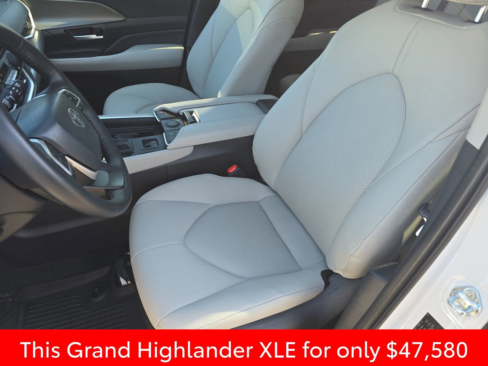 Used 2025 Toyota Grand Highlander AWD image 24