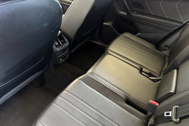 Used 2023 Volkswagen Tiguan SE R-Line AWD/4WD image 12