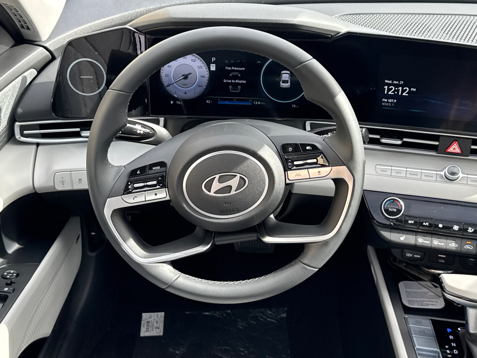 New 2026 Hyundai Elantra Limited FWD image 24