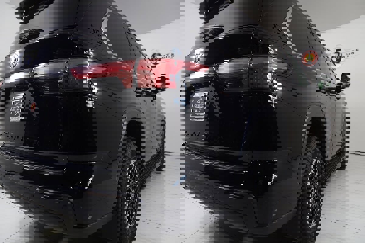 Used 2024 Toyota Sequoia Limited image 62