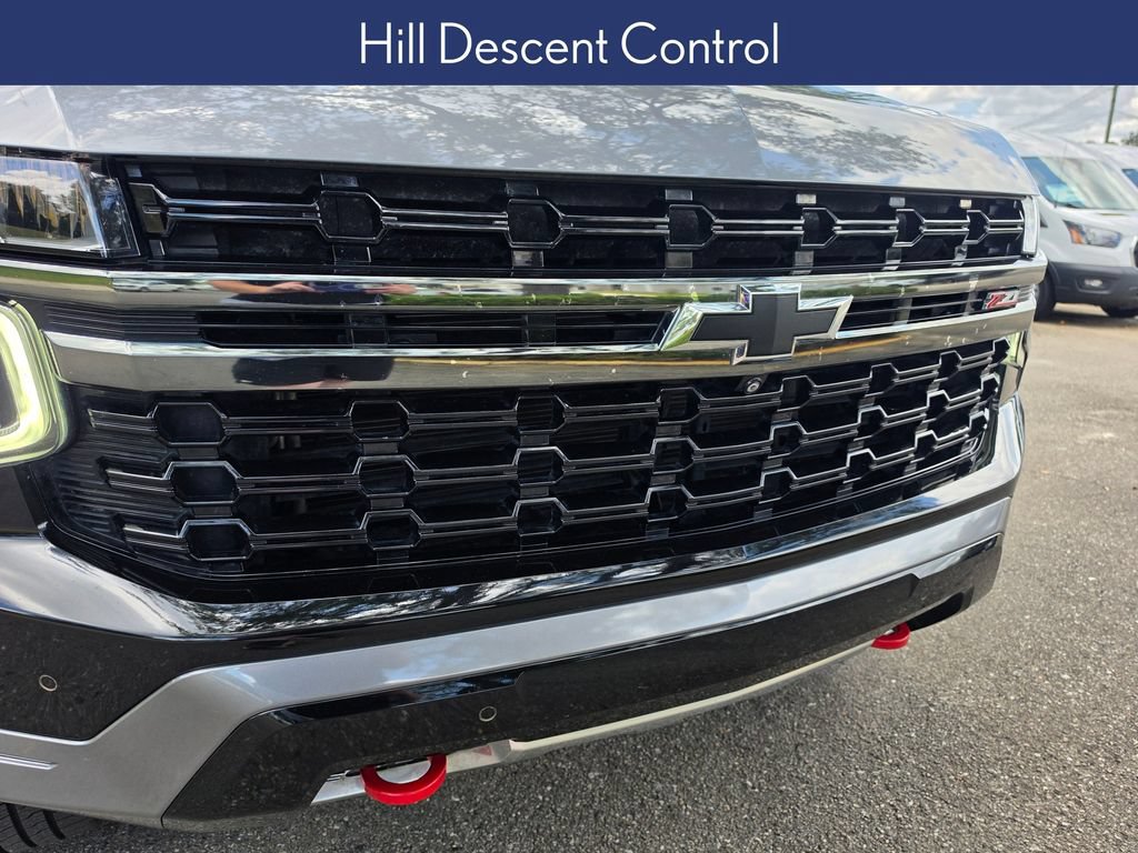 Used 2021 Chevrolet Tahoe Z71 w/ Luxury Package AWD/4WD image 16
