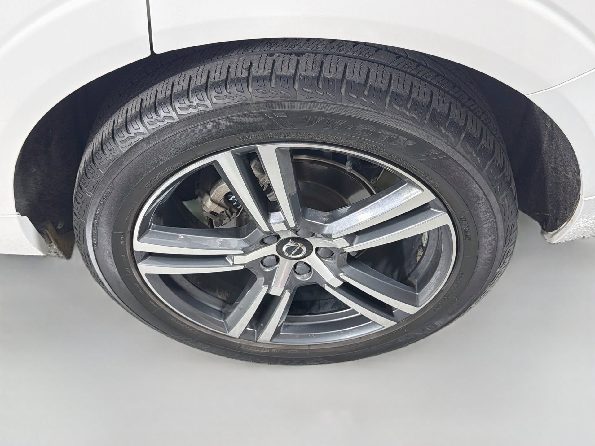 Used 2021 Volvo XC60 T5 Momentum w/ Premium Package FWD image 31