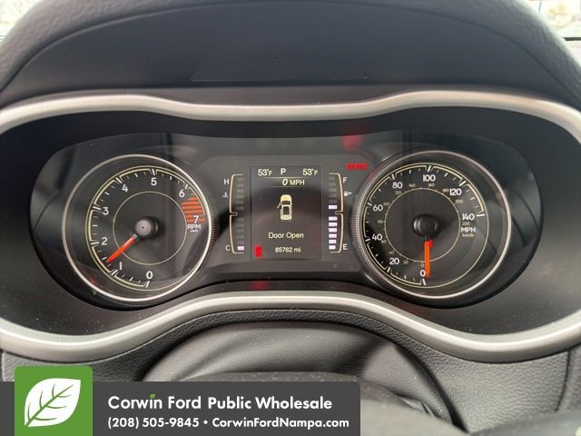 Used 2018 Jeep Cherokee Latitude Plus w/ Cold Weather Group image 17