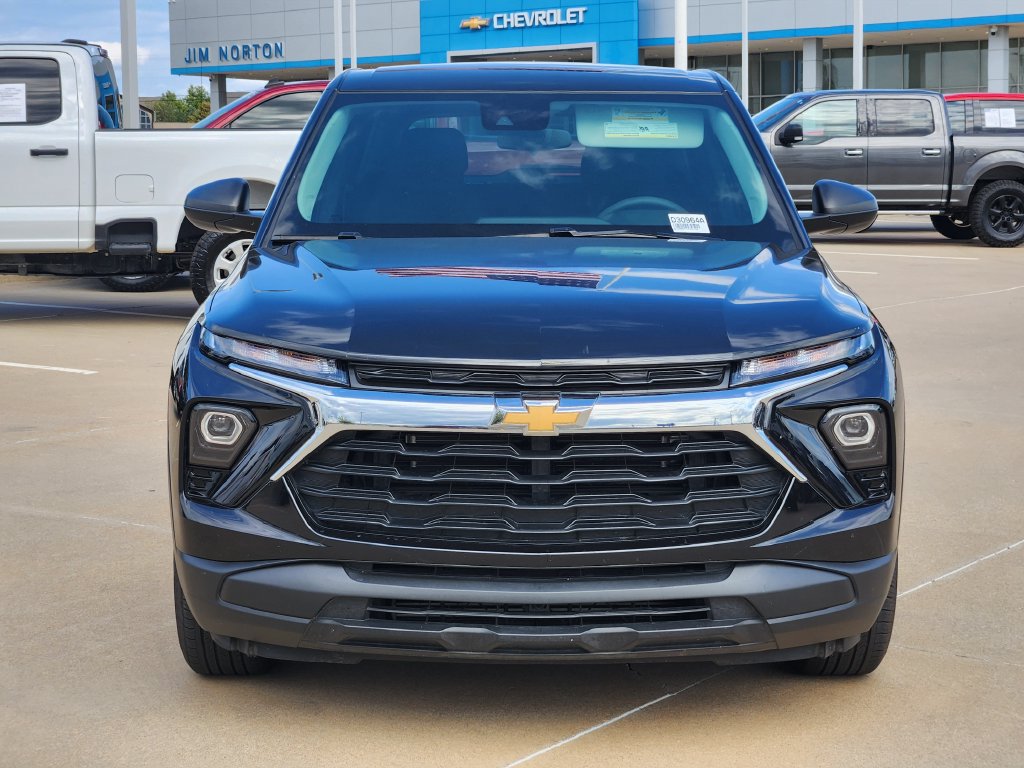 Used 2025 Chevrolet TrailBlazer LS w/ LS Confidence Package FWD image 2