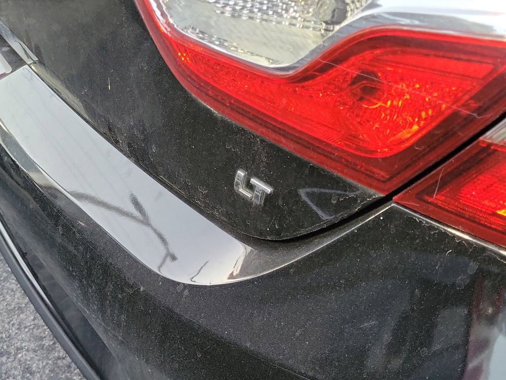 Used 2018 Chevrolet Cruze LT w/ Sun And Sound Package image 5