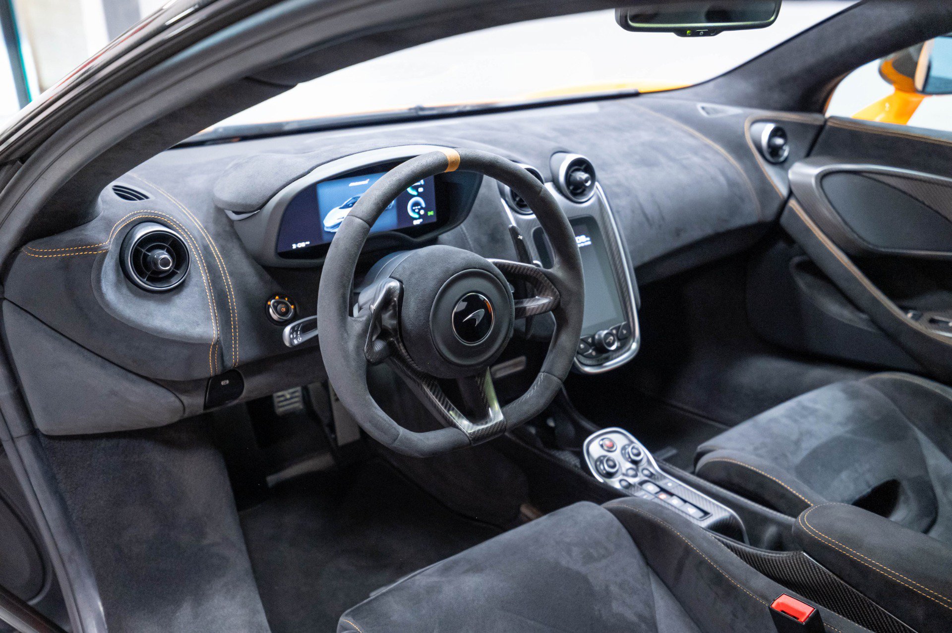 Used 2019 McLaren 600LT RWD image 9