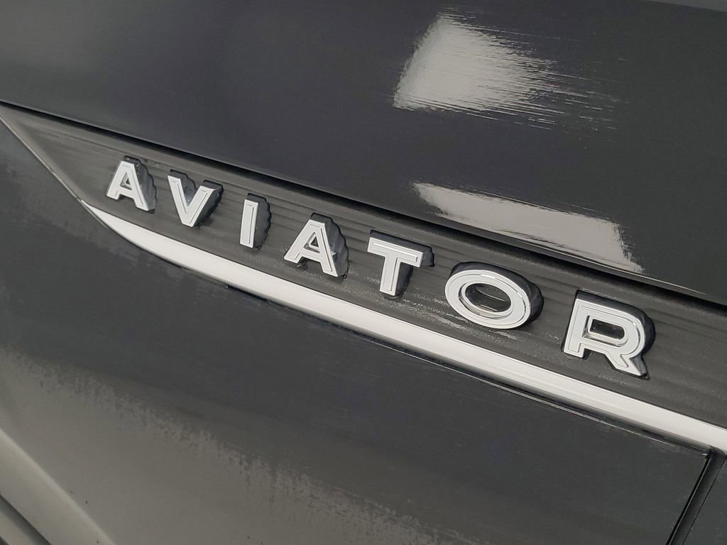 Used 2020 Lincoln Aviator Reserve w/ Equipment Group 202A image 7