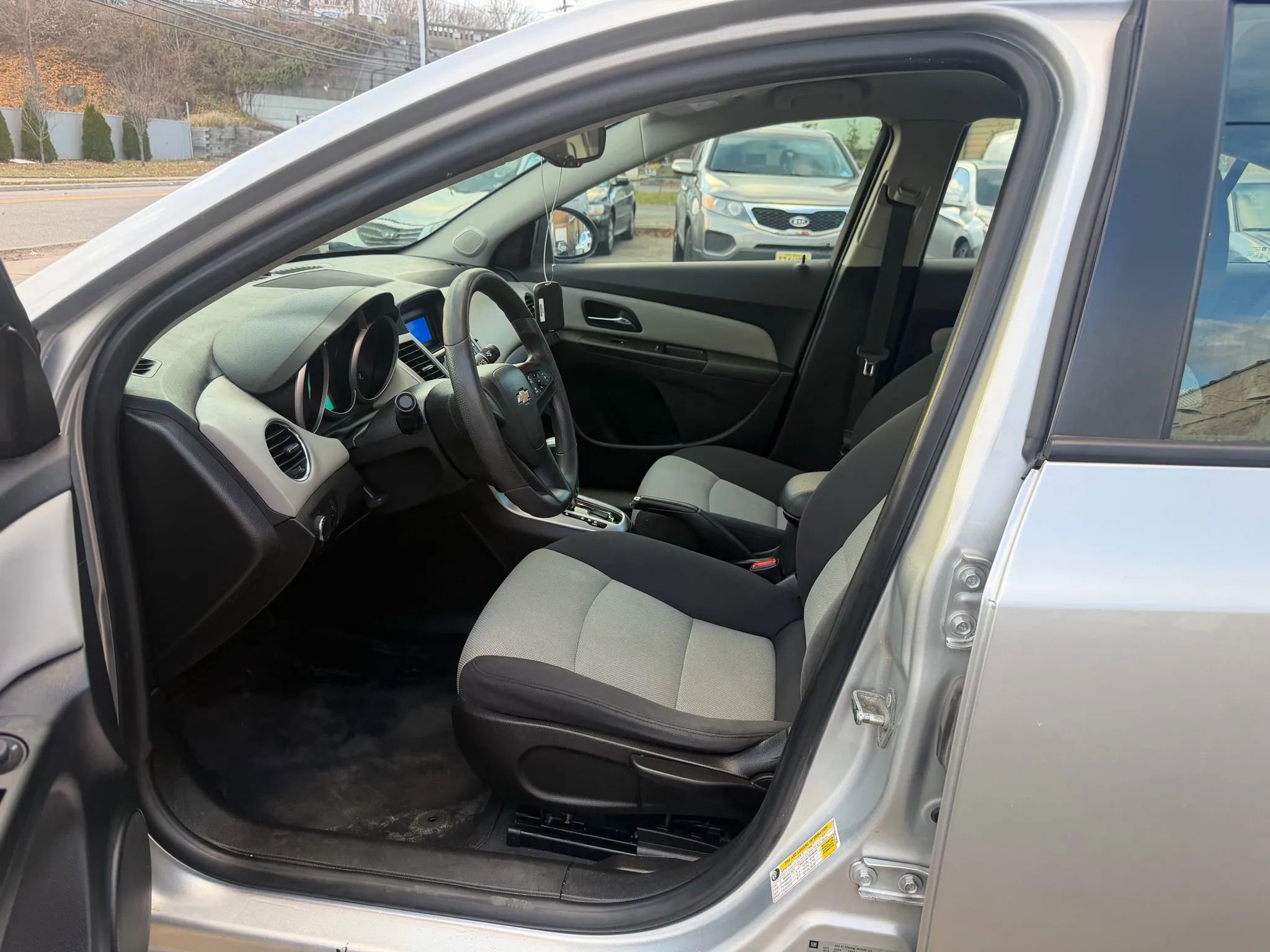 Used 2016 Chevrolet Cruze LS image 23