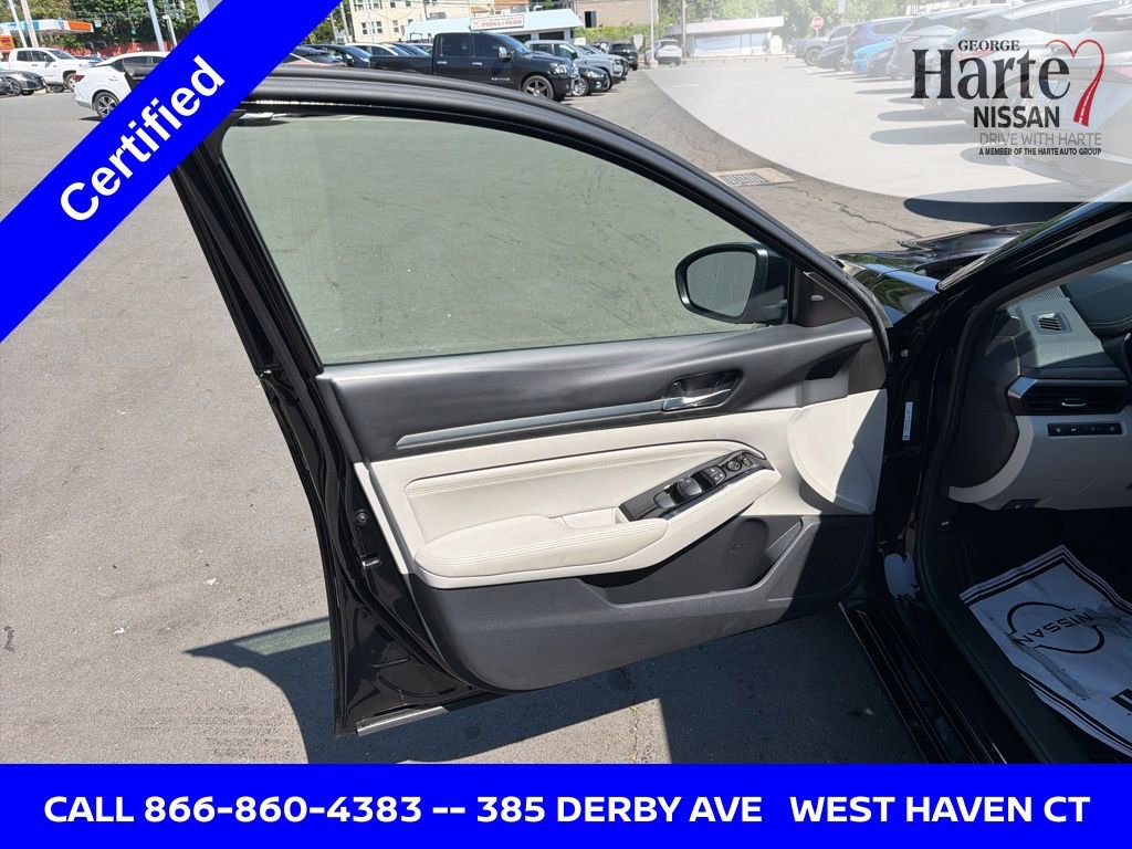 Certified 2023 Nissan Altima 2.5 SV w/ SV Premium Package AWD/4WD image 10