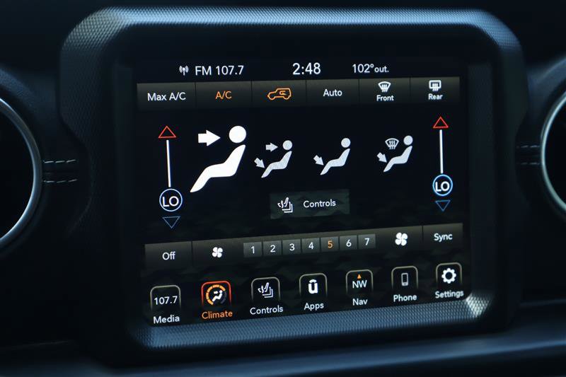 Used 2022 Jeep Wrangler Unlimited Sahara w/ Cold Weather Group image 13