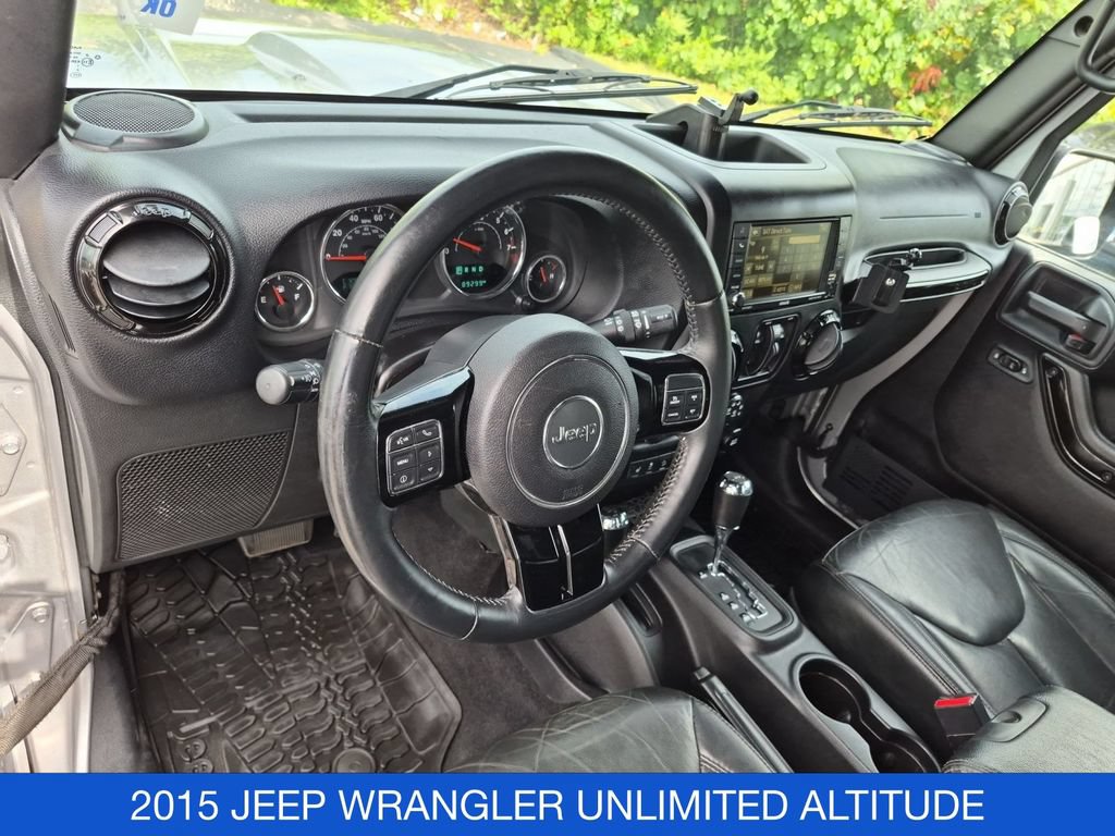 Used 2015 Jeep Wrangler Unlimited Sahara AWD/4WD image 17