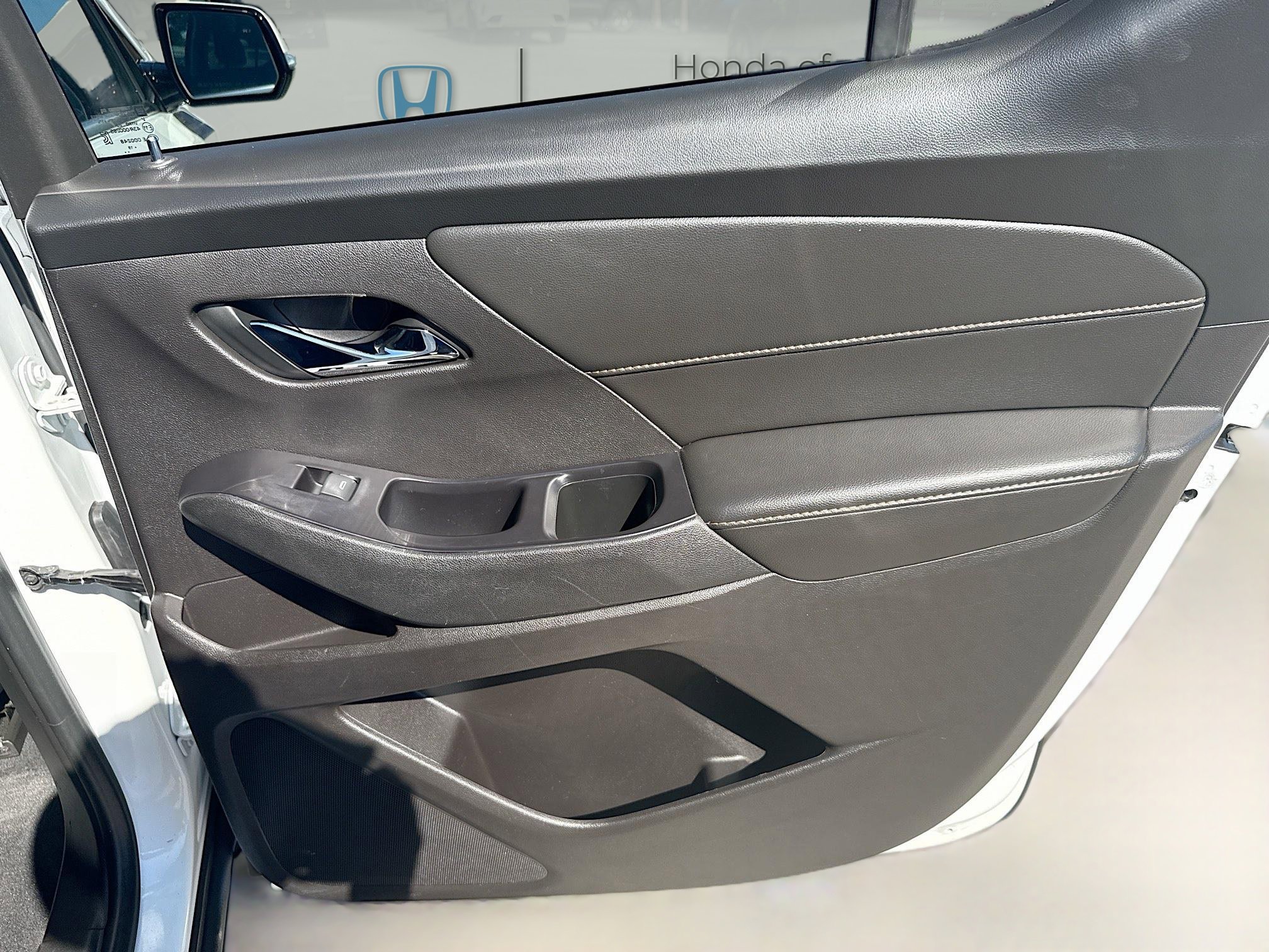 Used 2020 Chevrolet Traverse LT image 31