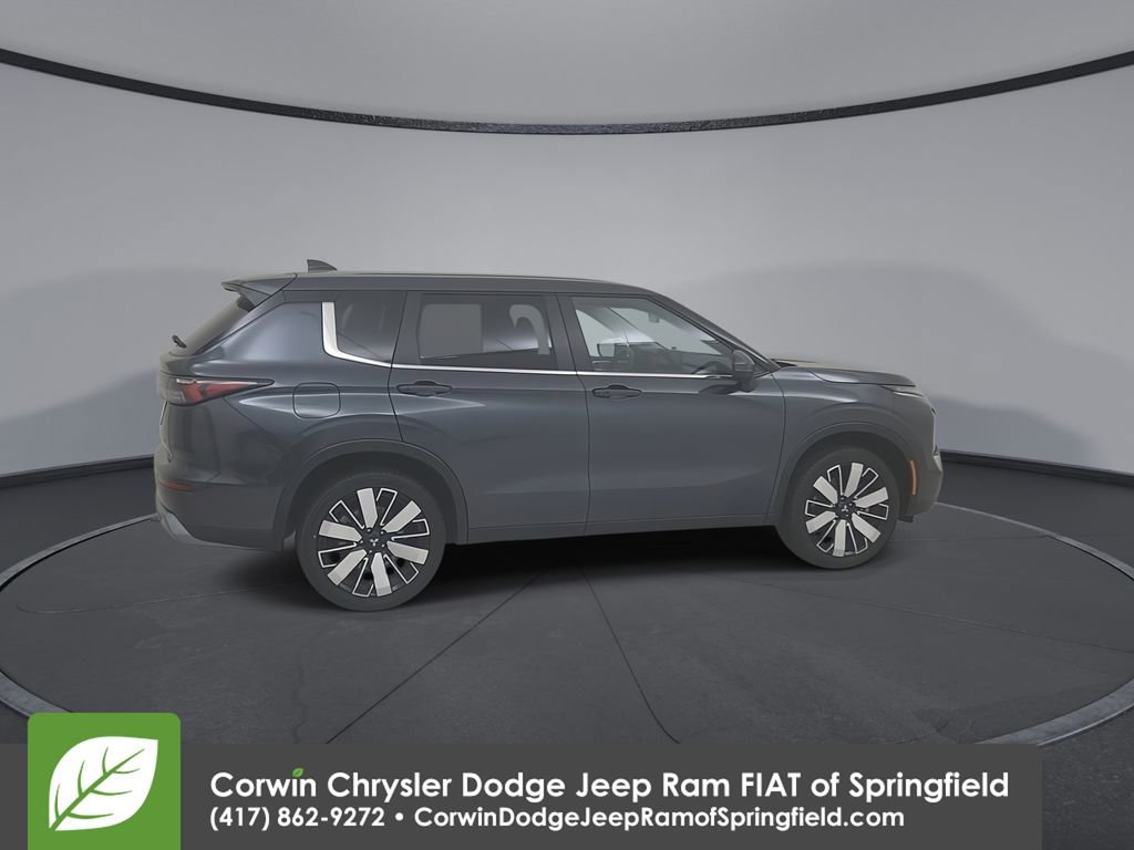 Used 2025 Mitsubishi Outlander SE FWD image 16