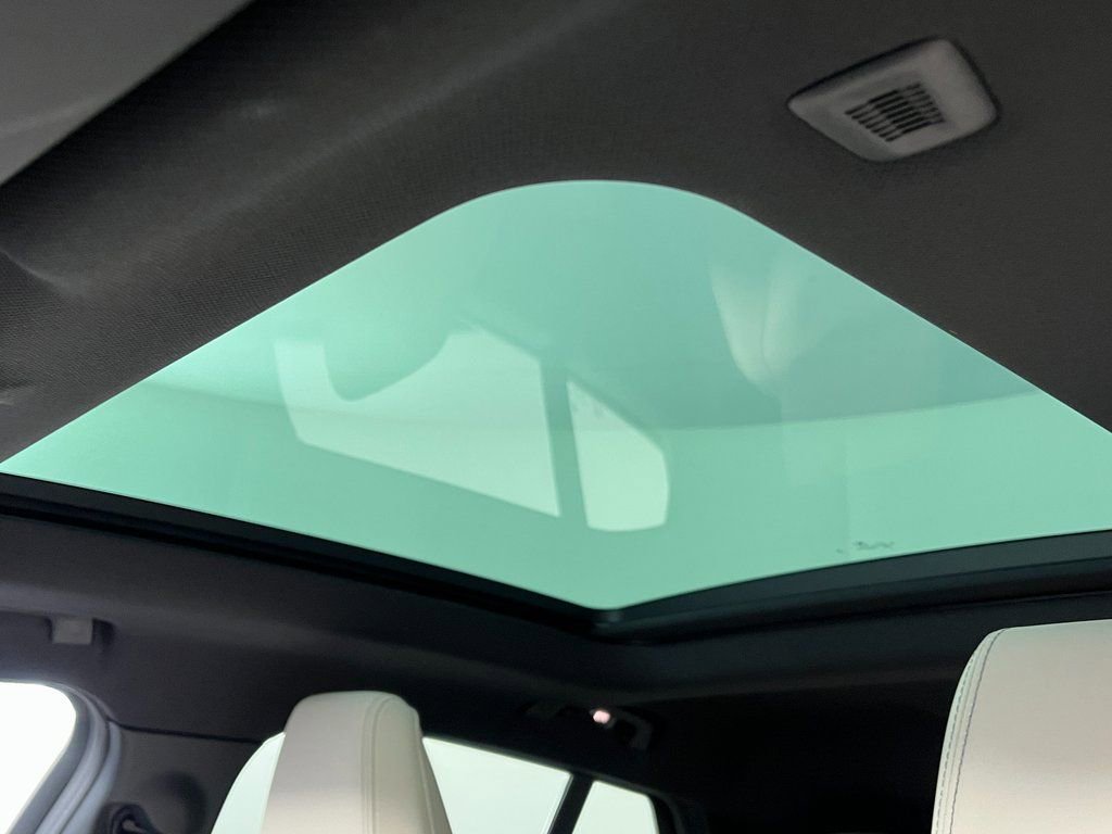 Used 2025 BMW X2 xDrive28i w/ Technology Package image 29