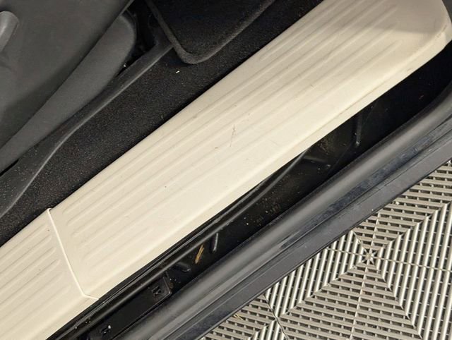 Used 2023 Chrysler Pacifica Limited image 34