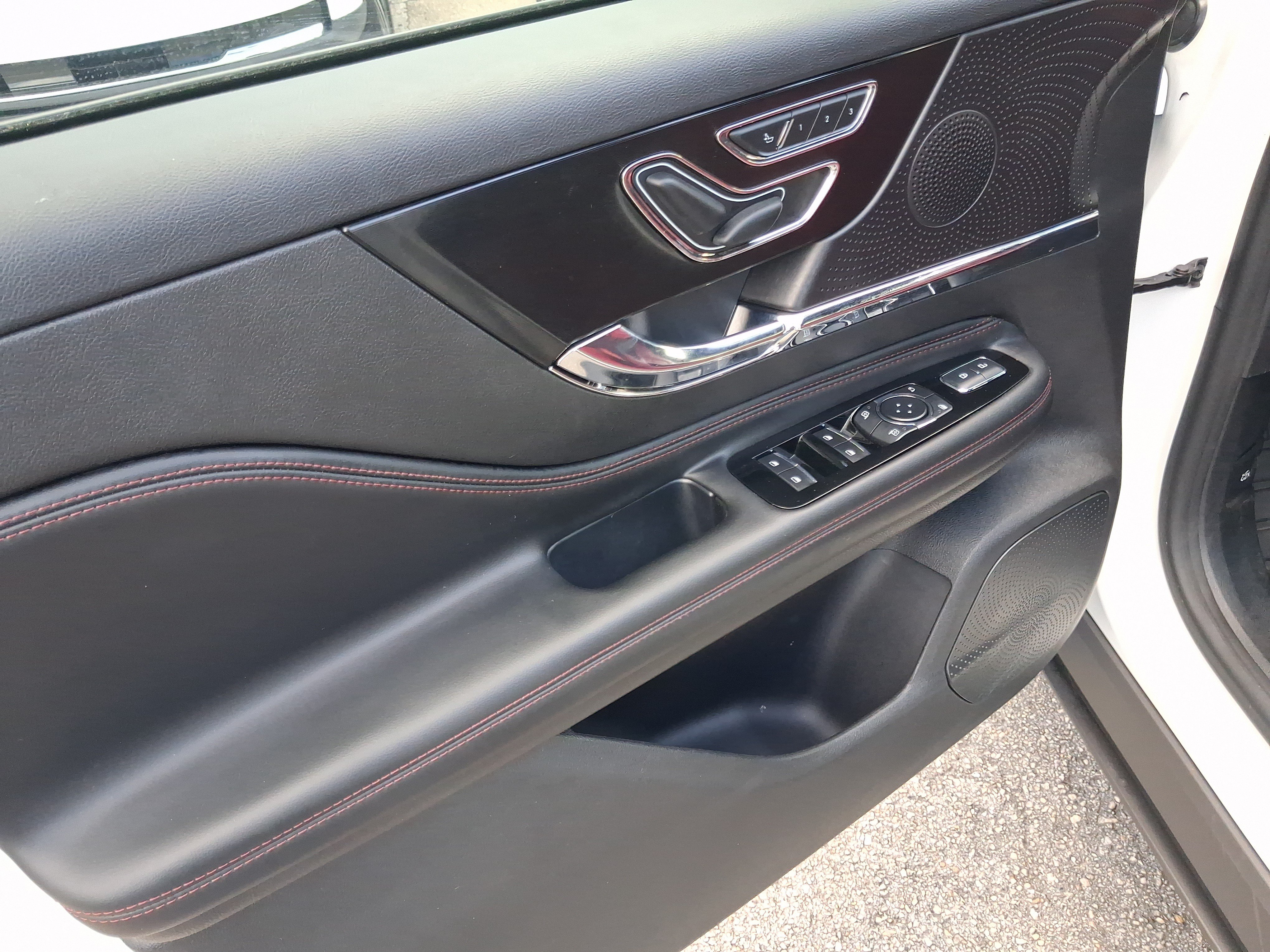 Certified 2023 Lincoln Corsair Reserve w/ Jet Appearance Package FWD image 12