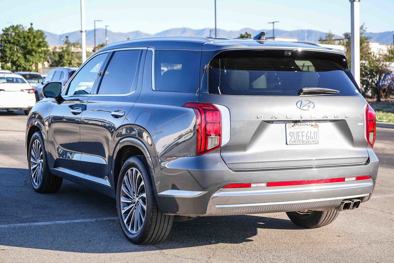 Used 2025 Hyundai Palisade Calligraphy image 8
