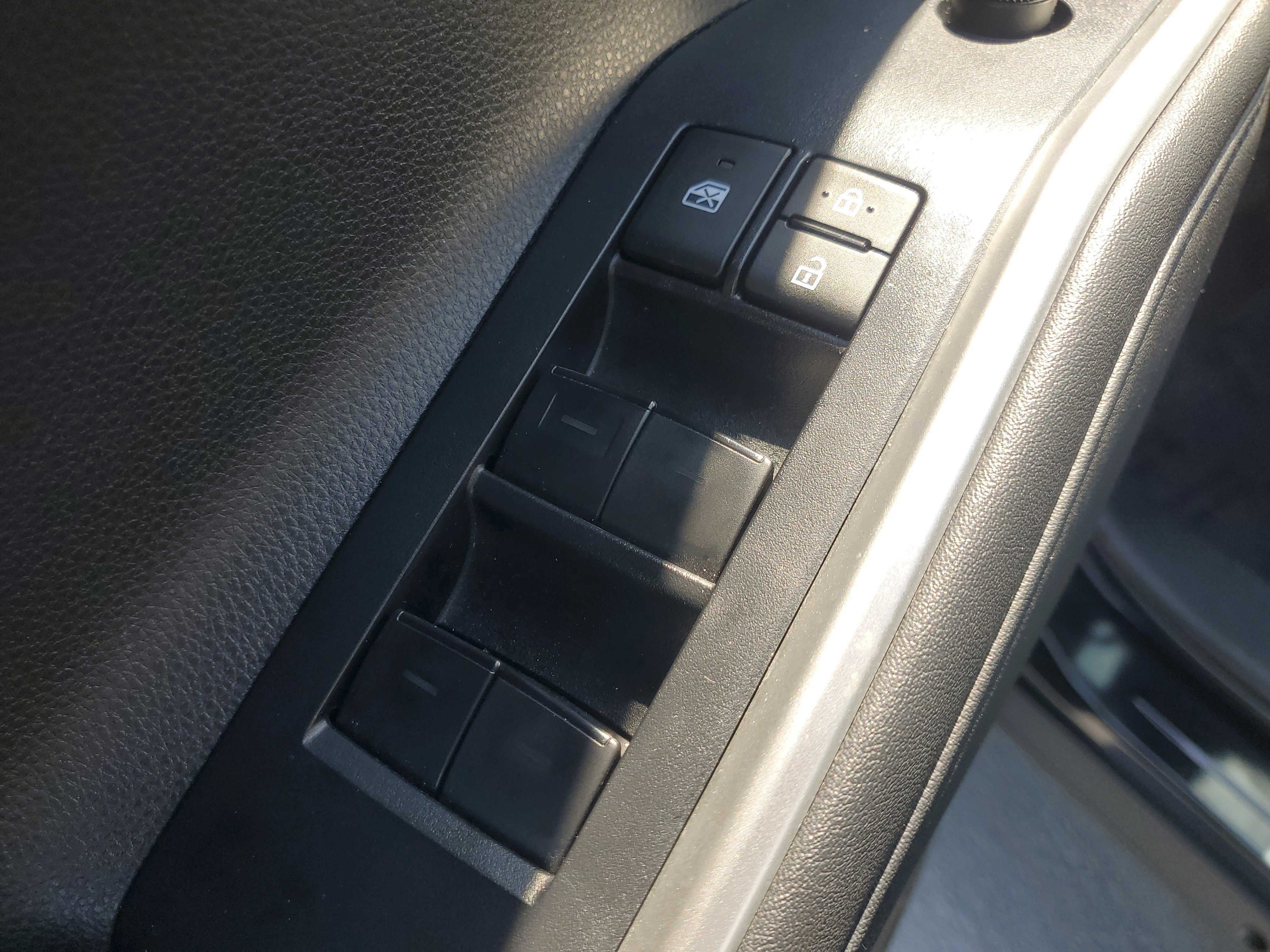 Used 2023 Toyota Highlander XLE FWD image 20