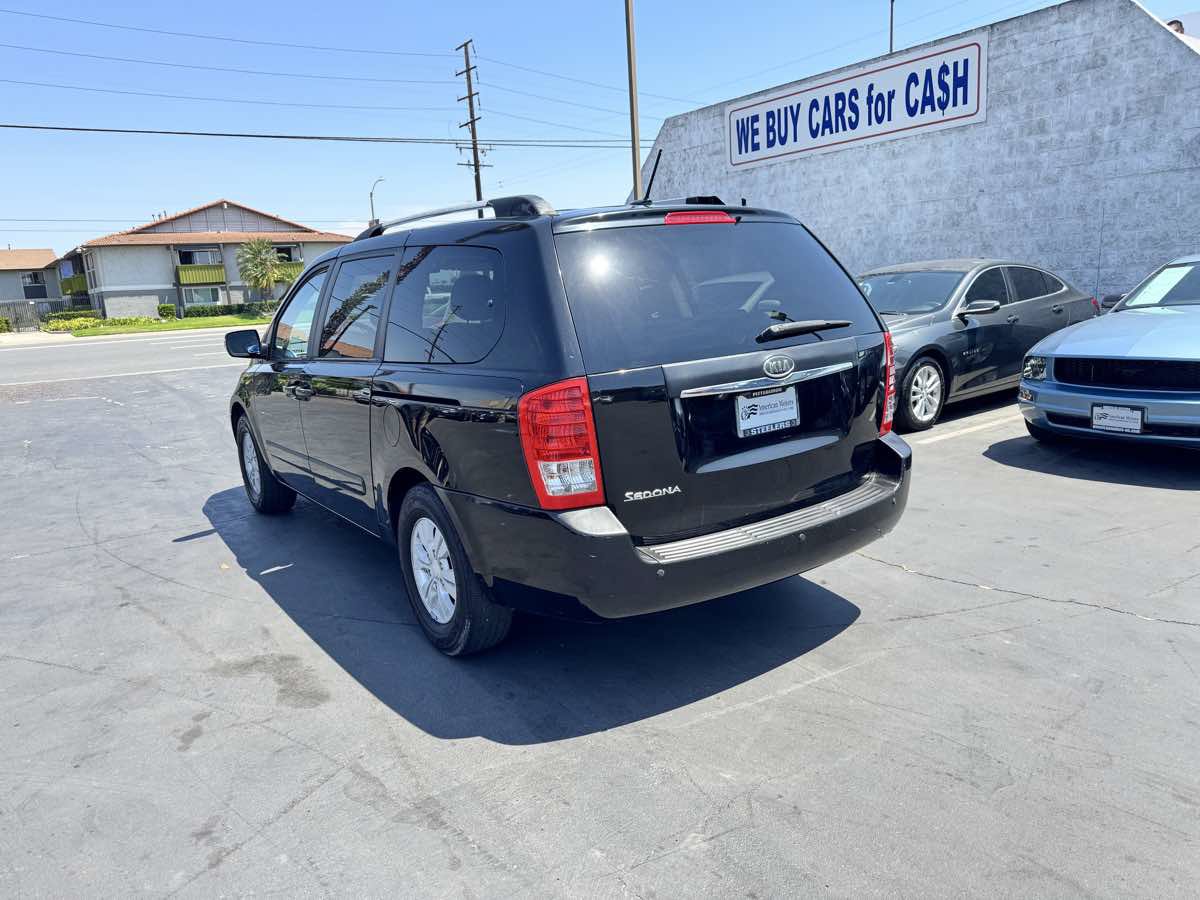 Used 2012 Kia Sedona LX w/ PWR Pkg FWD image 2