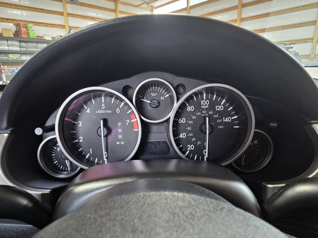 Used 2010 MAZDA MX-5 Miata Grand Touring w/ Premium Pkg RWD image 13