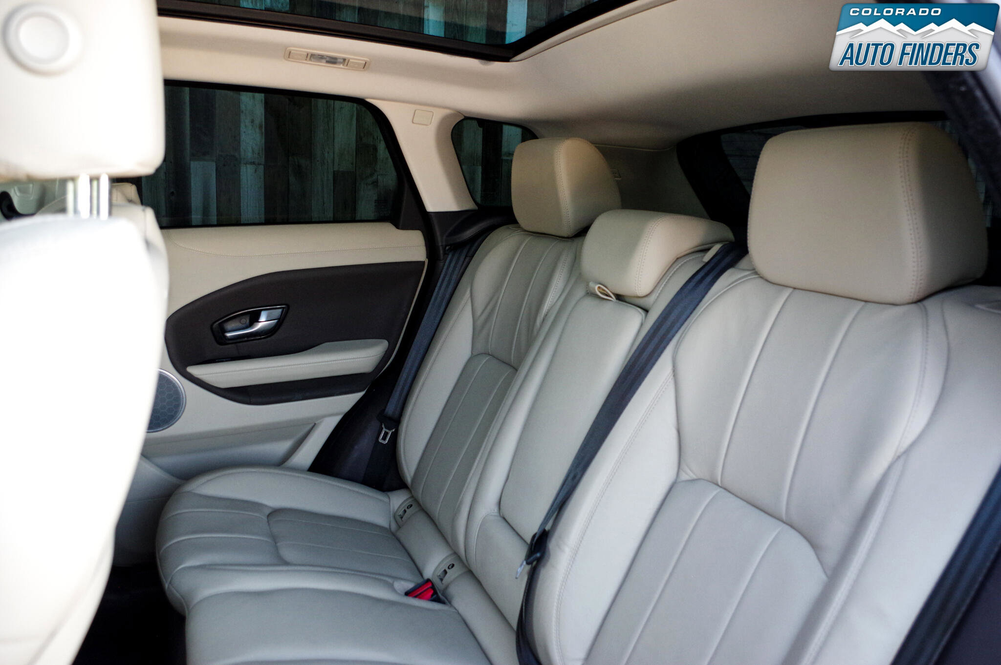 Used 2016 Land Rover Range Rover Evoque SE Premium image 26