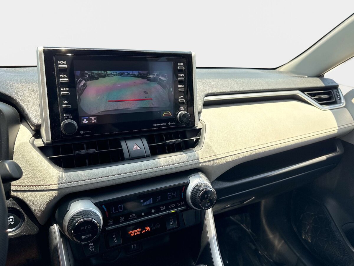 Used 2019 Toyota RAV4 XLE AWD/4WD image 24