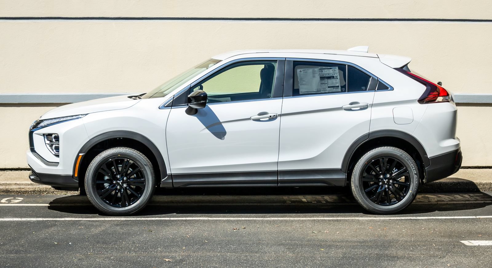 New 2026 Mitsubishi Eclipse Cross LE AWD/4WD image 4