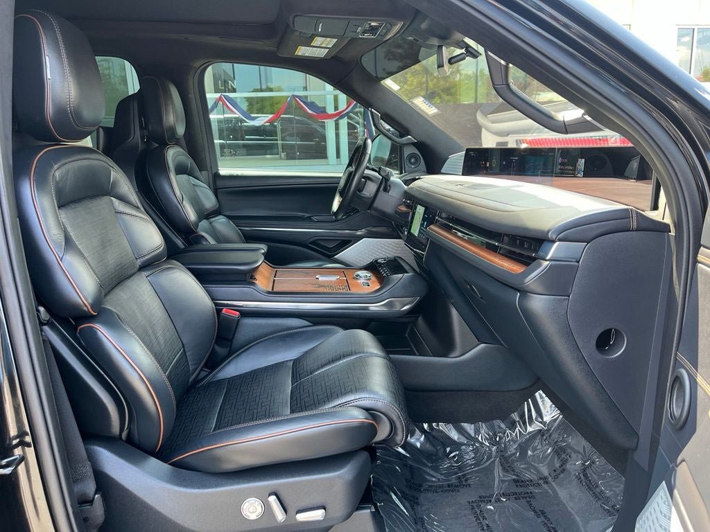 Certified 2025 Lincoln Navigator L Black Label AWD/4WD image 26