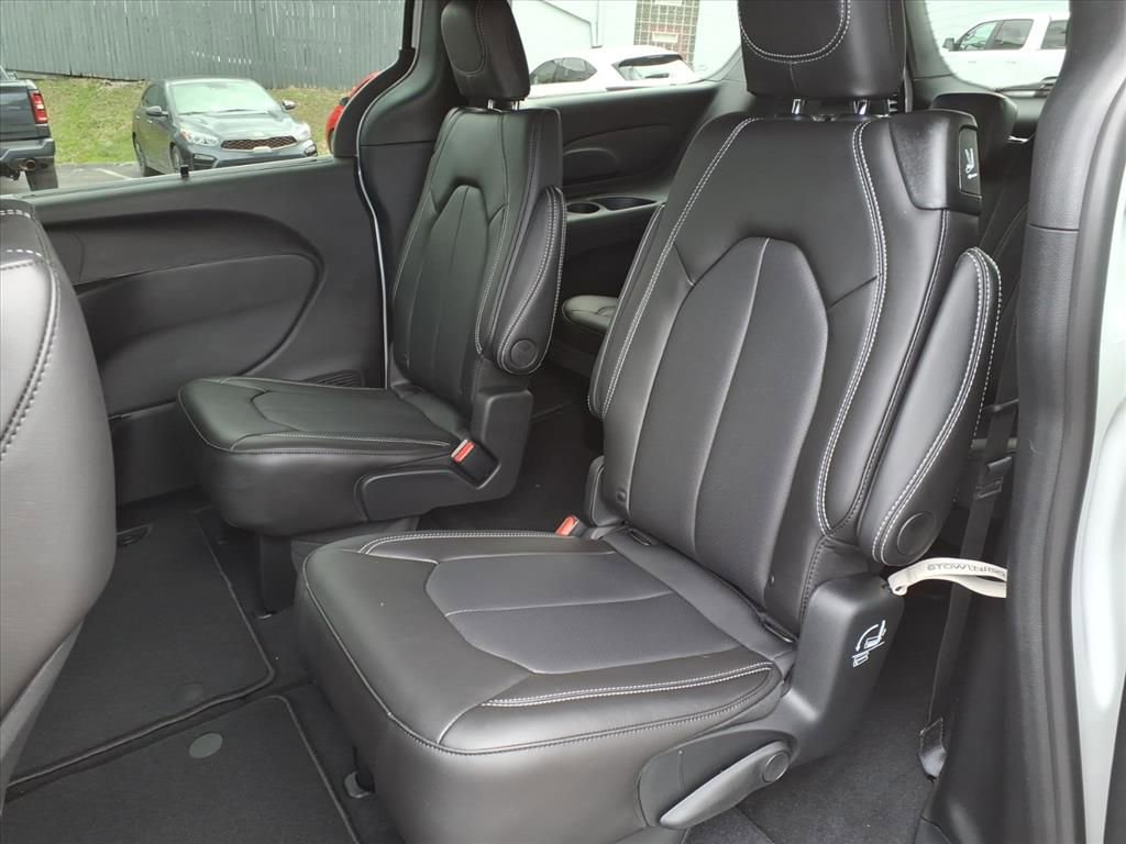 New 2026 Chrysler Voyager LX FWD image 9