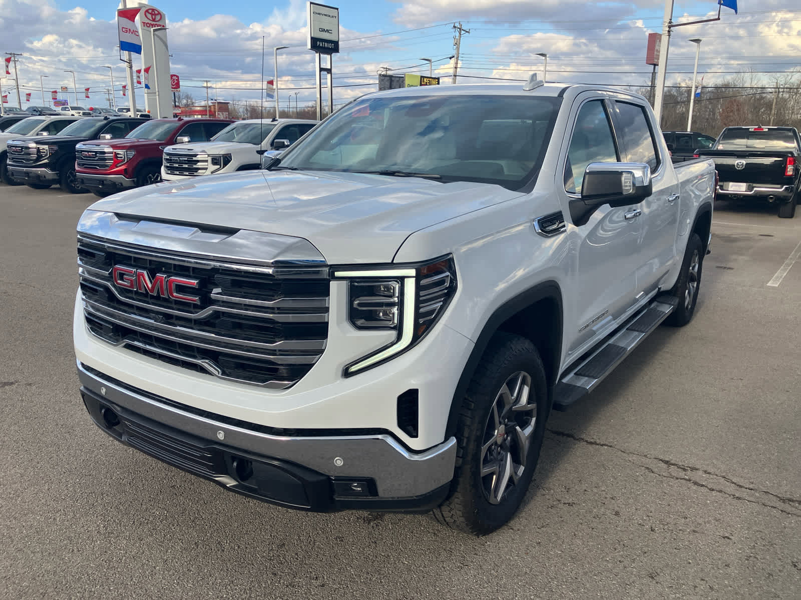 New 2026 GMC Sierra 1500 SLT w/ SLT Premium Plus Package image 3