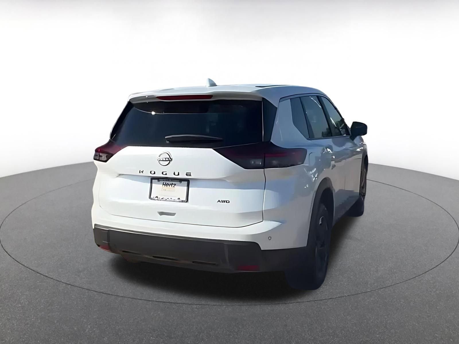 Used 2025 Nissan Rogue SV AWD/4WD image 14