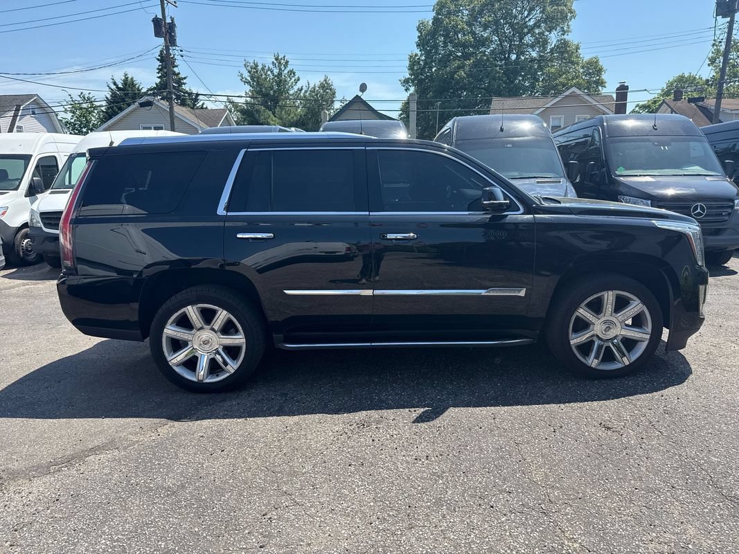Used 2015 Cadillac Escalade Luxury AWD/4WD image 9