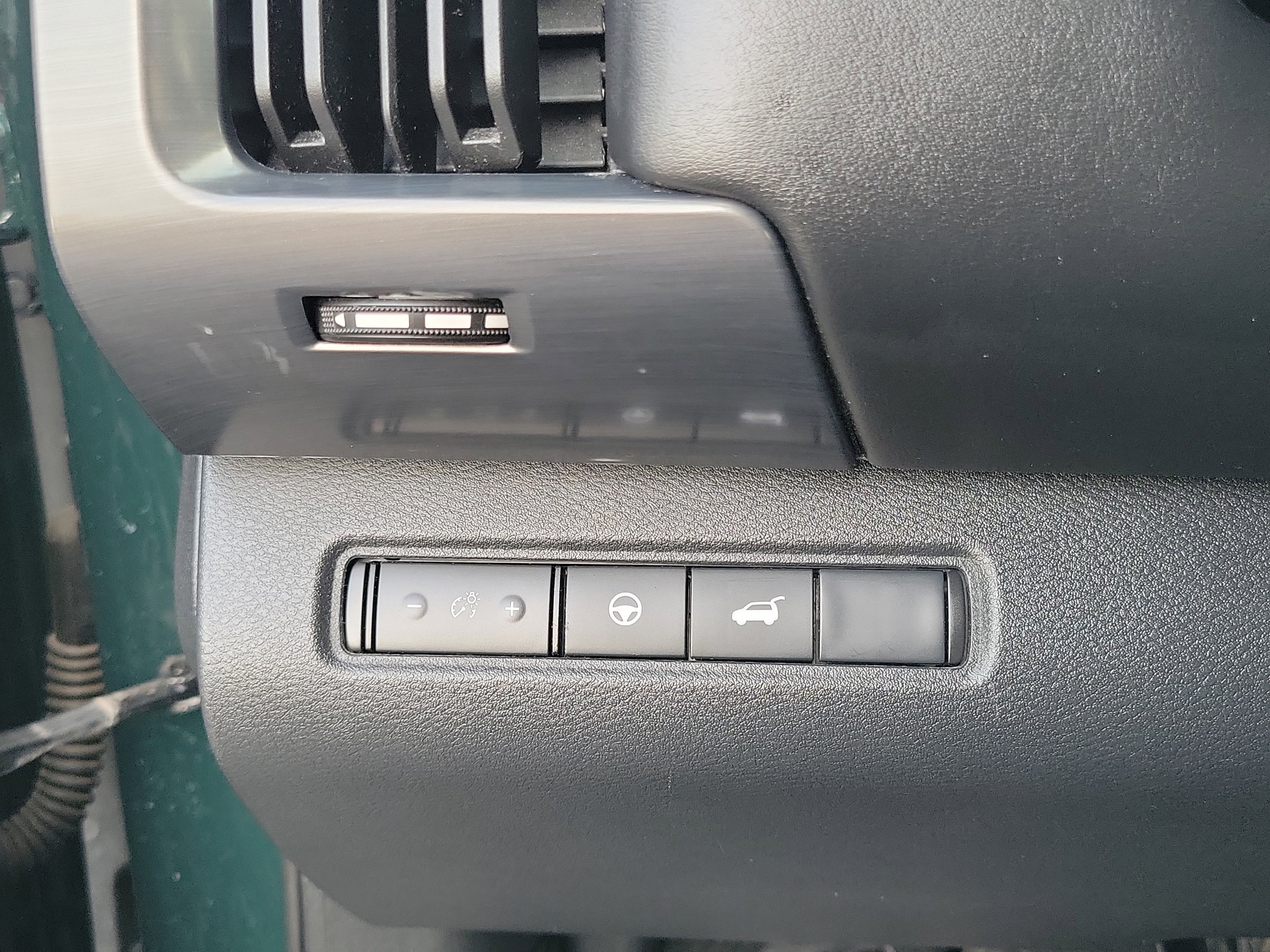 Used 2023 Nissan Pathfinder SL image 16