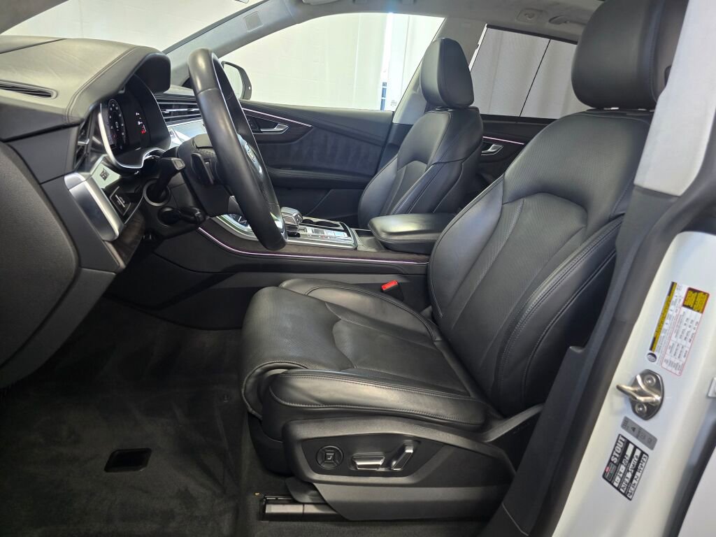 Used 2021 Audi Q8 Prestige w/ Prestige Package image 13