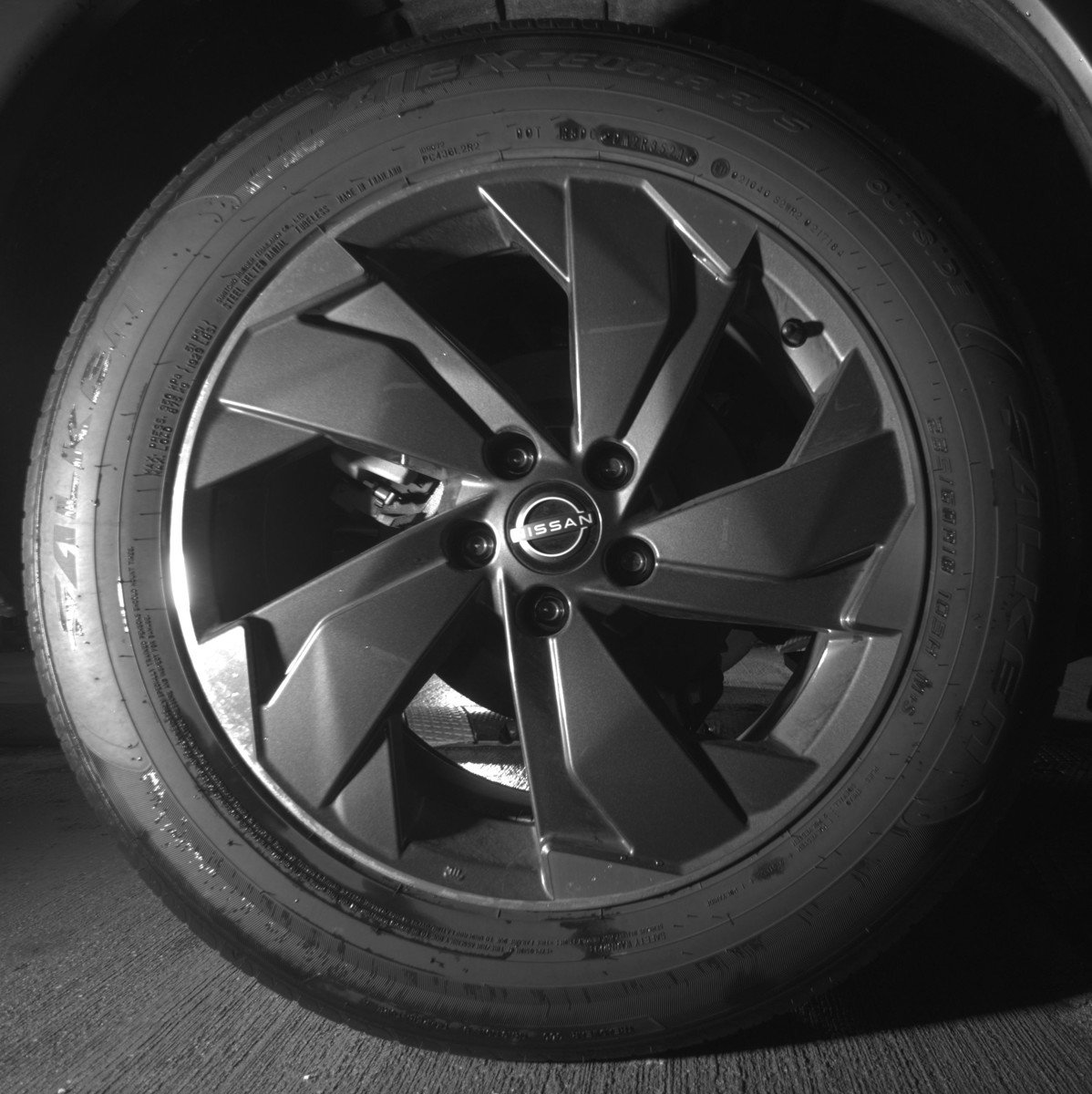 Used 2025 Nissan Rogue SV FWD image 15