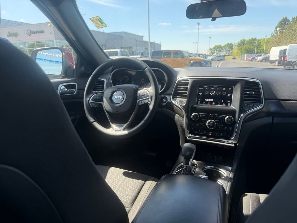 Used 2018 Jeep Grand Cherokee Laredo AWD/4WD image 48