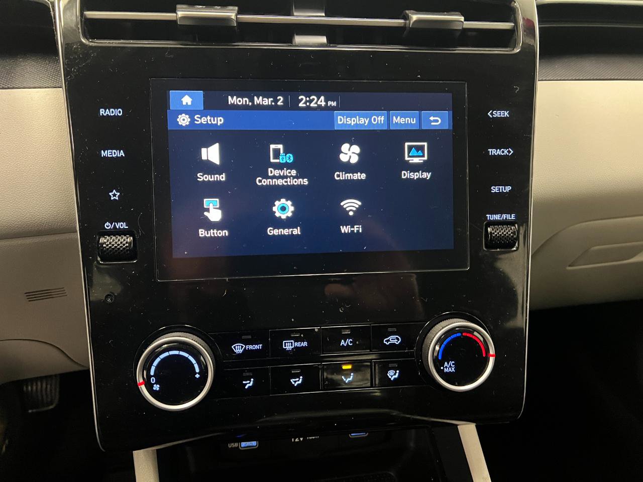 Used 2024 Hyundai Tucson SE image 45