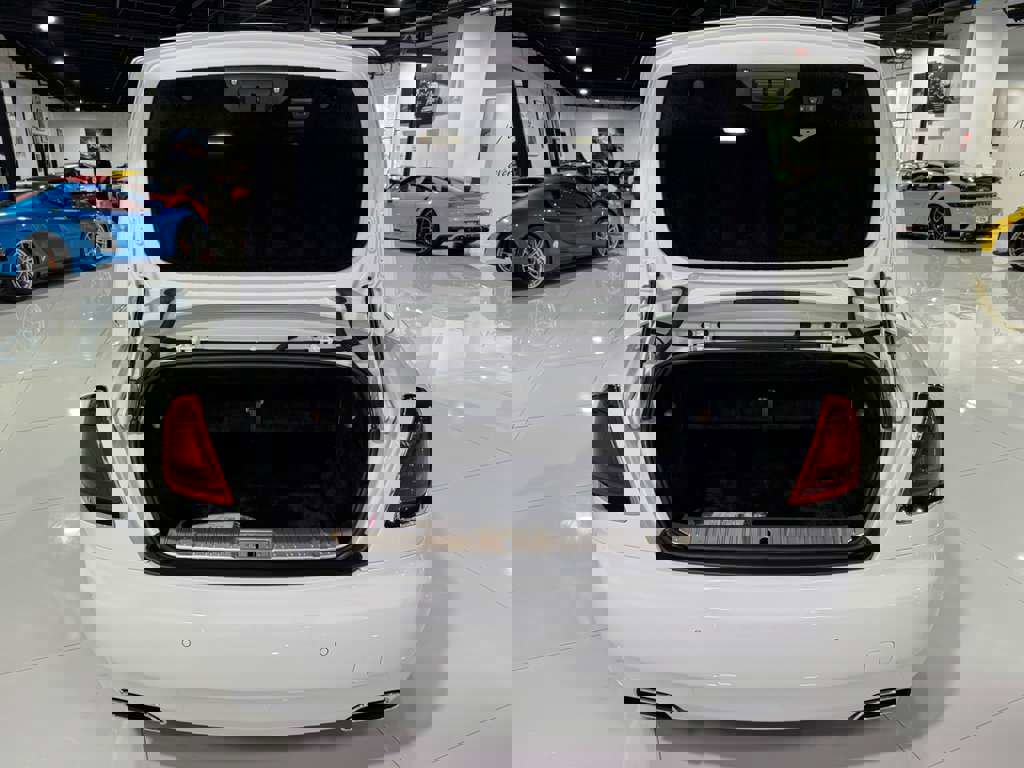 Used 2019 Rolls-Royce Dawn image 42