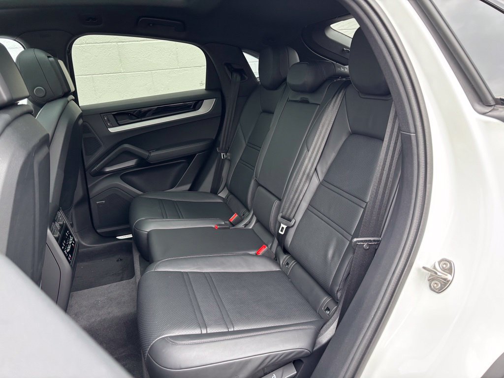 Certified 2026 Porsche Cayenne Coupe AWD/4WD image 8