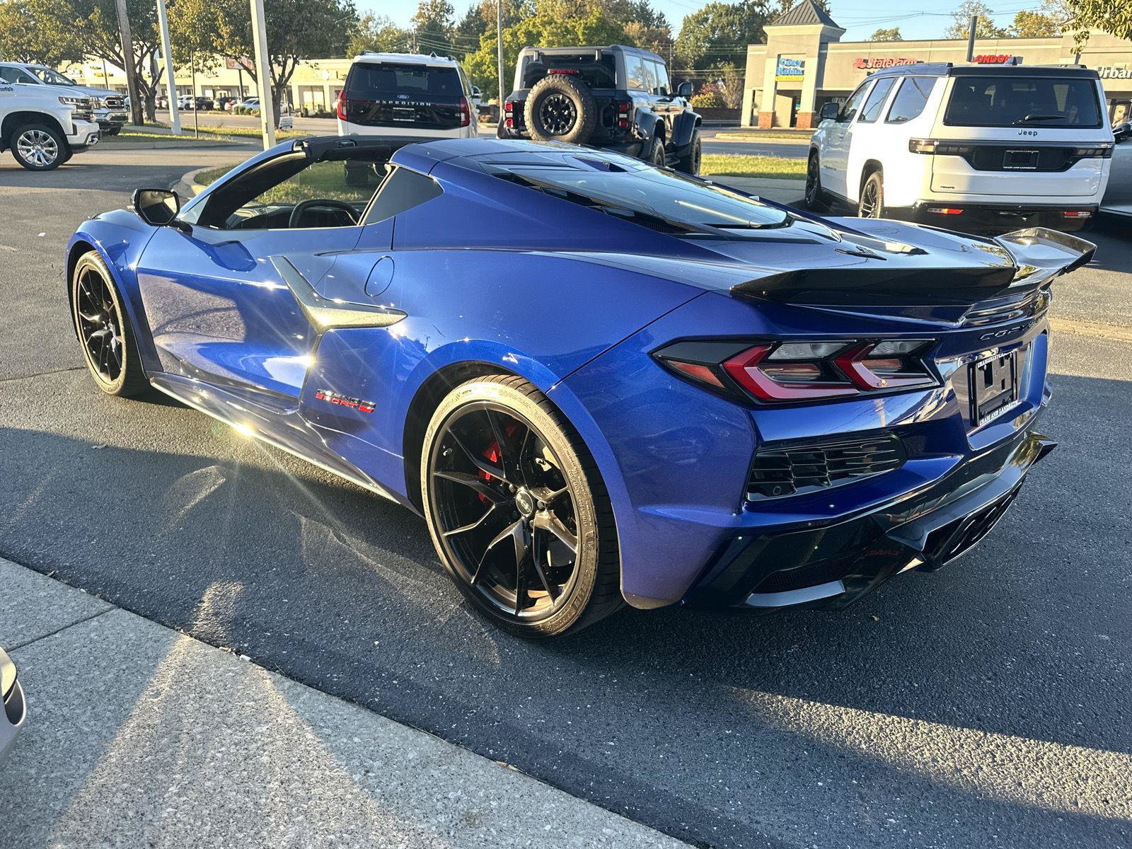 Used 2027 Chevrolet Corvette Grand Sport w/ Z52 Sport Performance Package RWD image 13