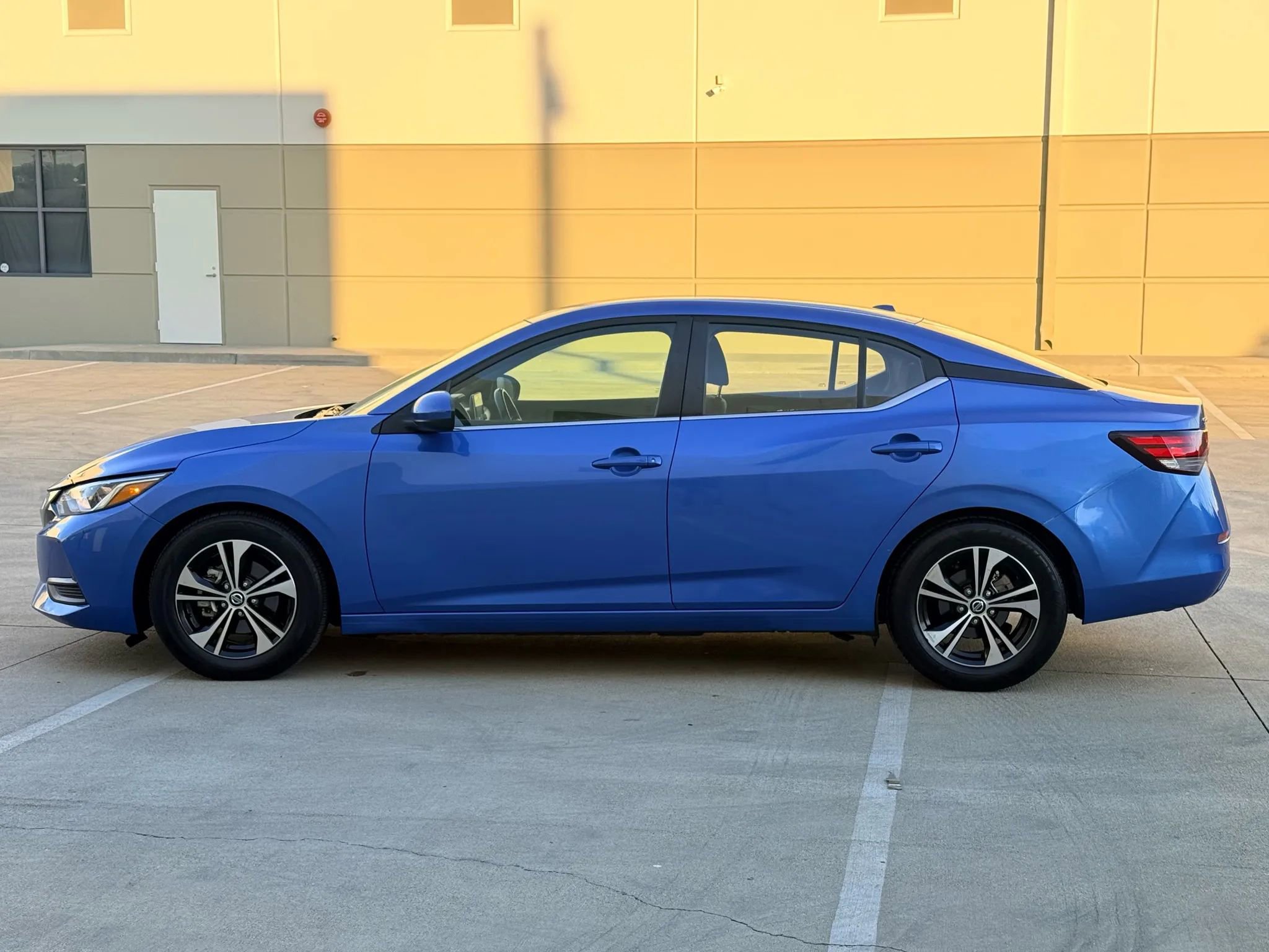 Used 2022 Nissan Sentra SV FWD image 8