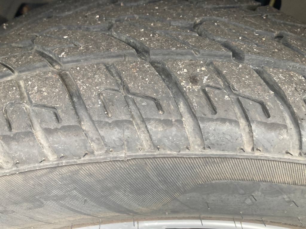 Used 2019 Ford Expedition XLT w/ Equipment Group 202A AWD/4WD image 32
