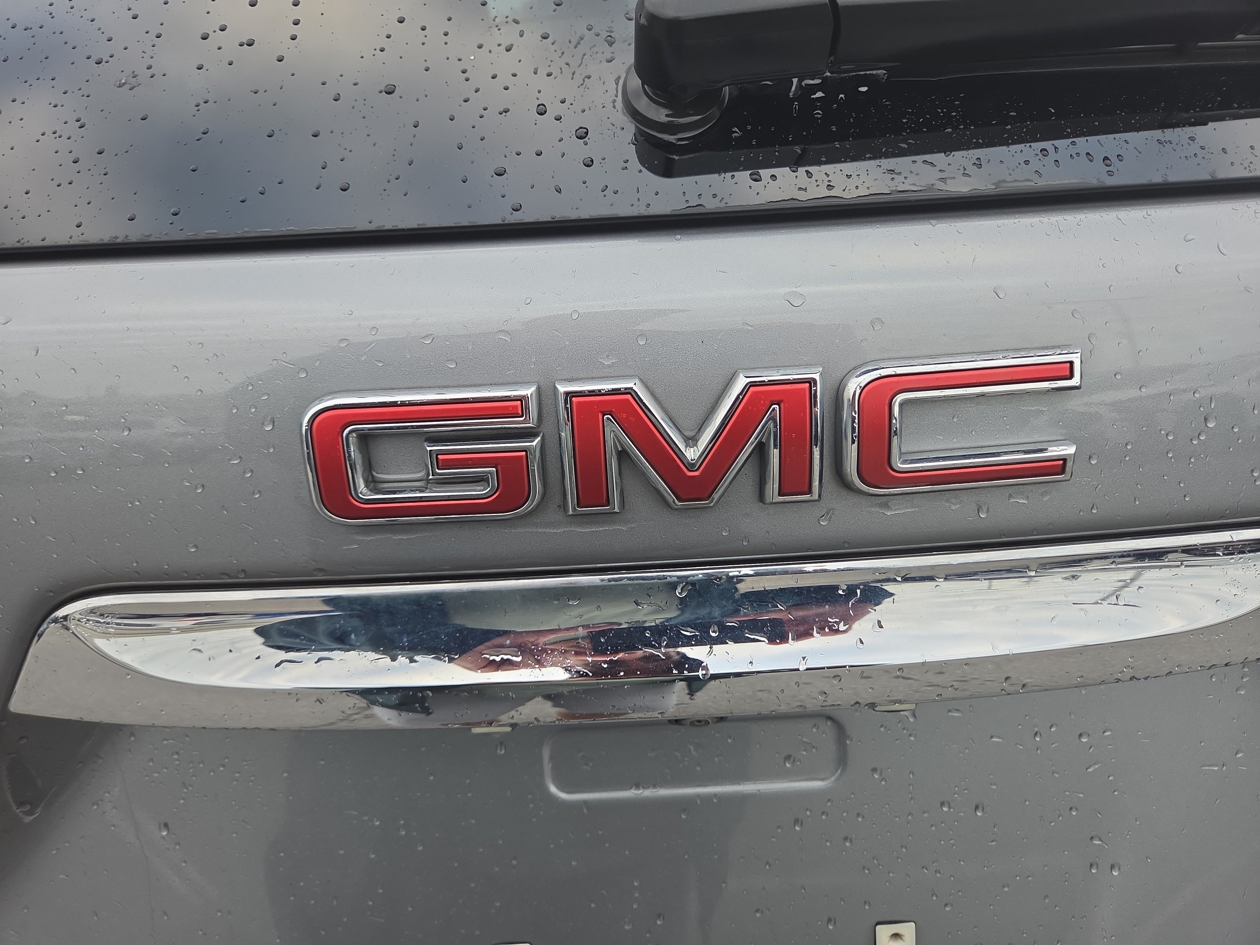 Used 2023 GMC Terrain SLE w/ Driver Convenience Package FWD image 22