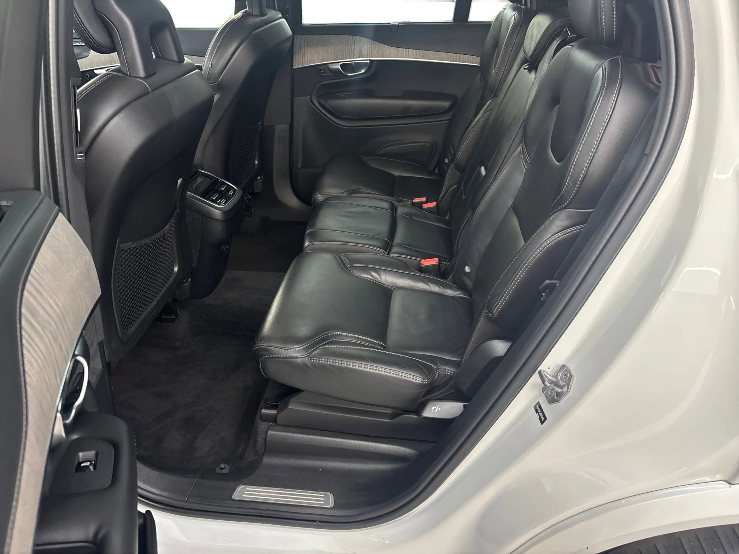 Used 2022 Volvo XC90 T6 Inscription w/ Protection Package Premier AWD/4WD image 14
