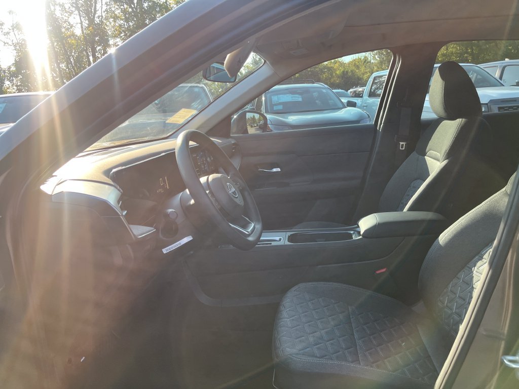 New 2027 Nissan Kicks SV w/ SV Premium Package AWD/4WD image 28