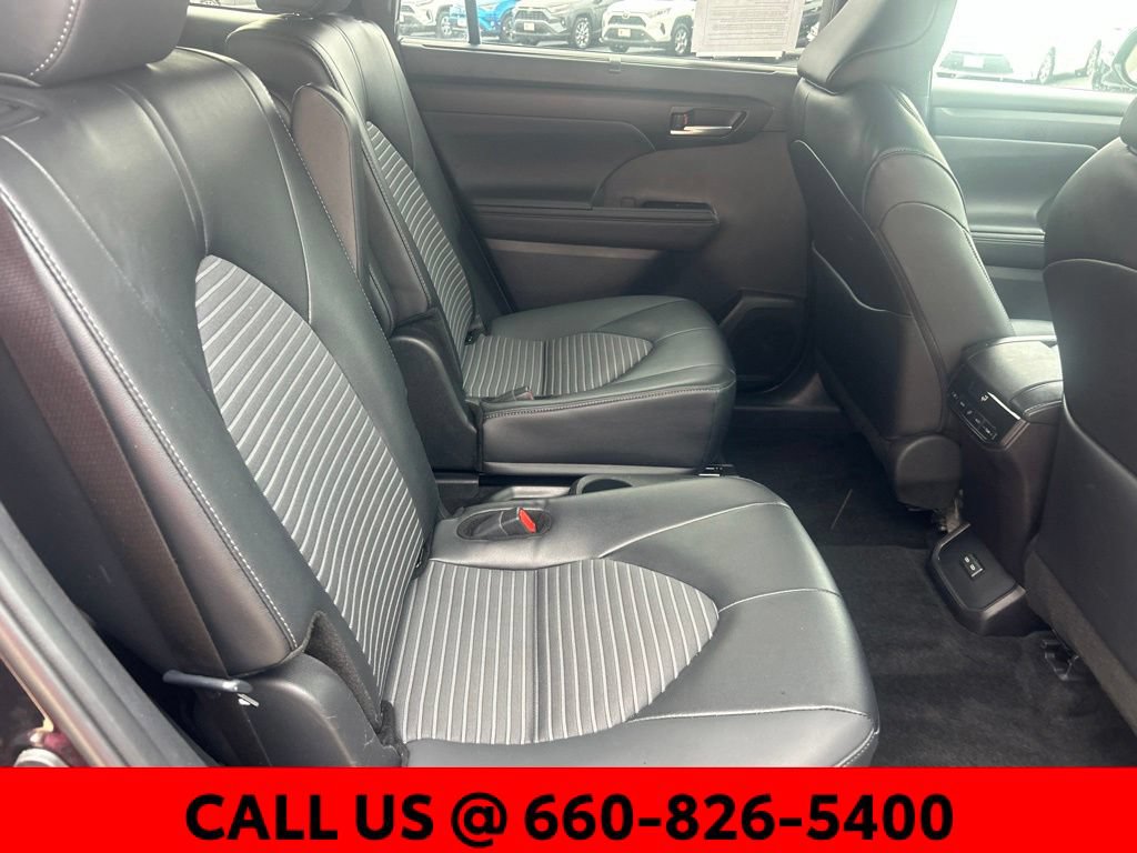 Used 2025 Toyota Highlander XSE AWD/4WD image 9