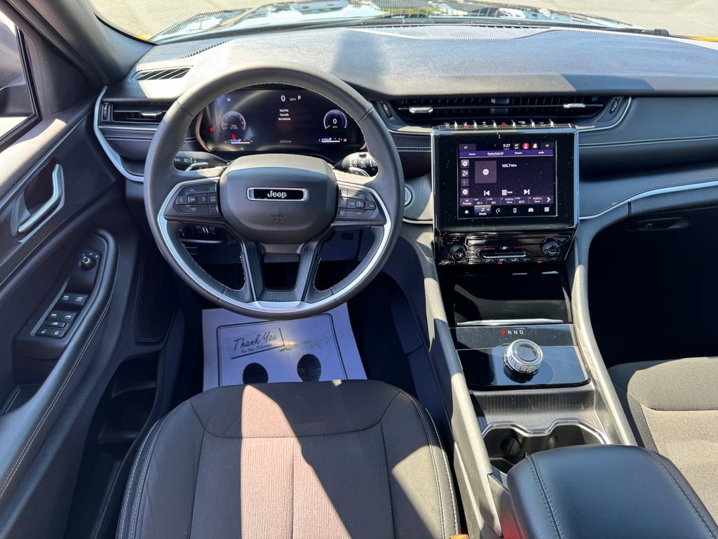 Used 2024 Jeep Grand Cherokee Laredo X image 19