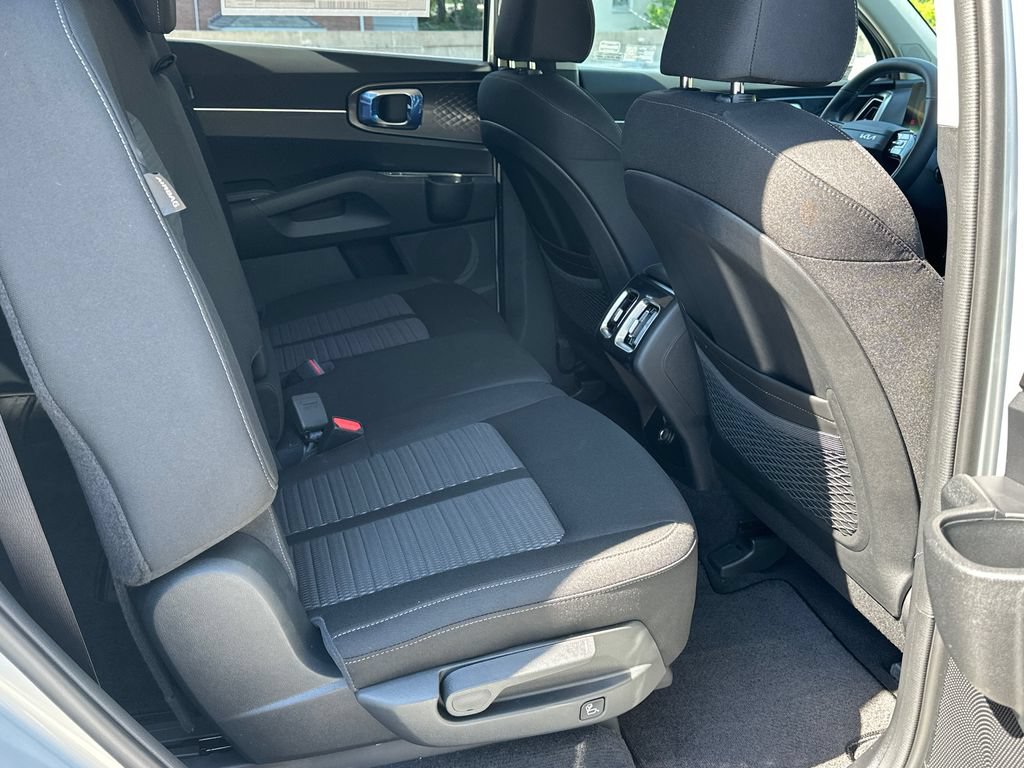 New 2026 Kia Sorento LX FWD image 11